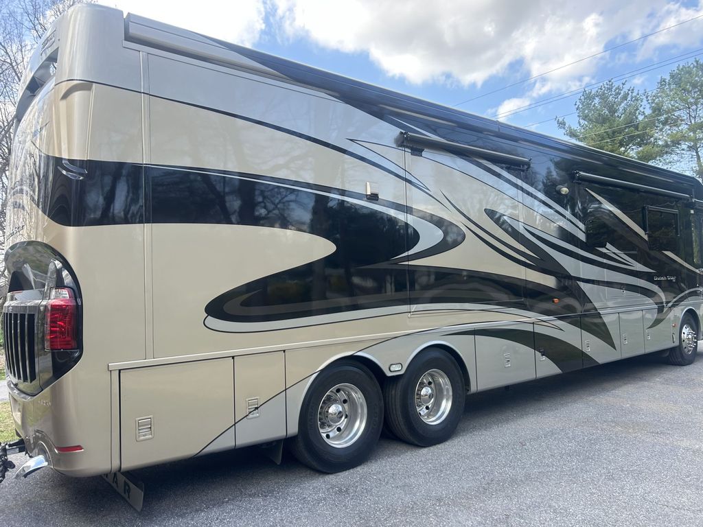 2015 Newmar Dutch Star 4369 - National Vehicle