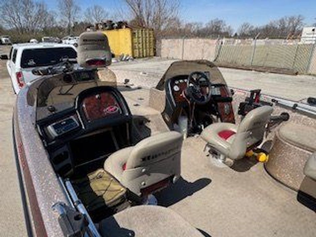 フライヤー 2001 Ranger 620 VS - National Vehicle