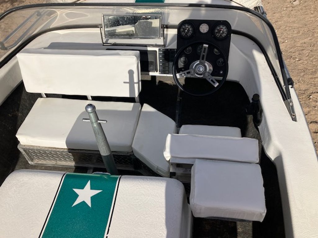 1976 MasterCraft Stars & Bars 21 - National Vehicle