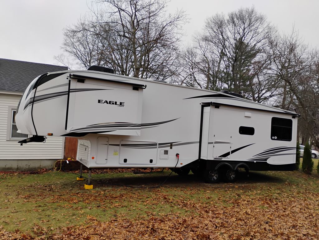 レイ 2022 Jayco Eagle 335RDOK - National Vehicle