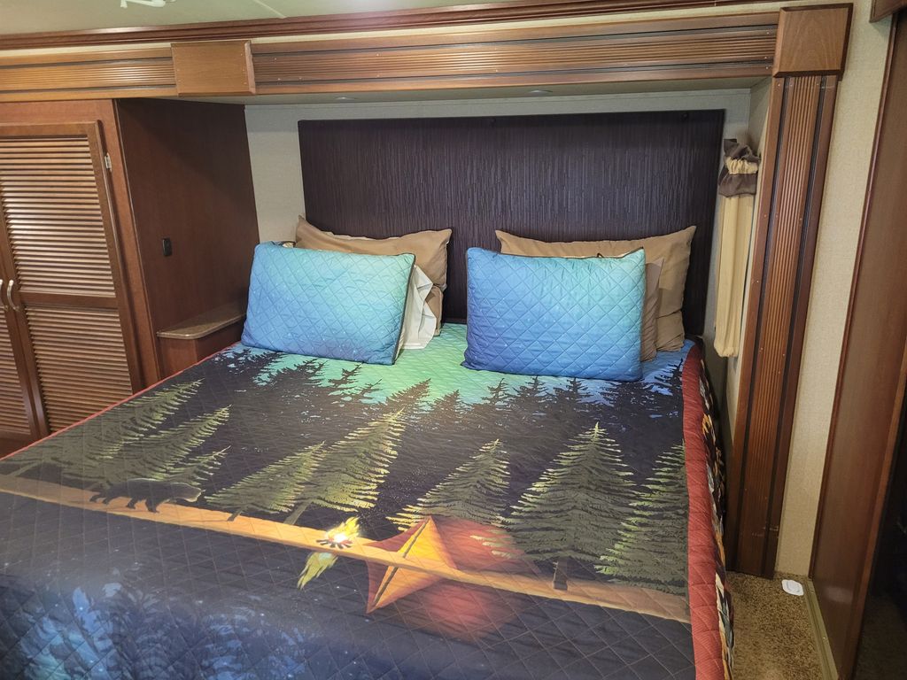 TK 2016 Evergreen Bay Hill 340RK - National Vehicle