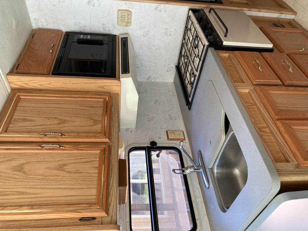 1994 Winnebago Brave 23RC - National Vehicle