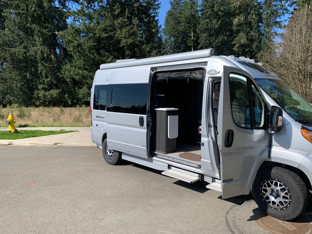 専用3 2021 Roadtrek Zion SRT - National Vehicle