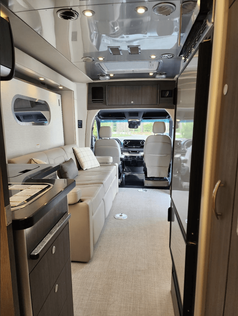 2020 Airstream Atlas Murphy Suite - National Vehicle