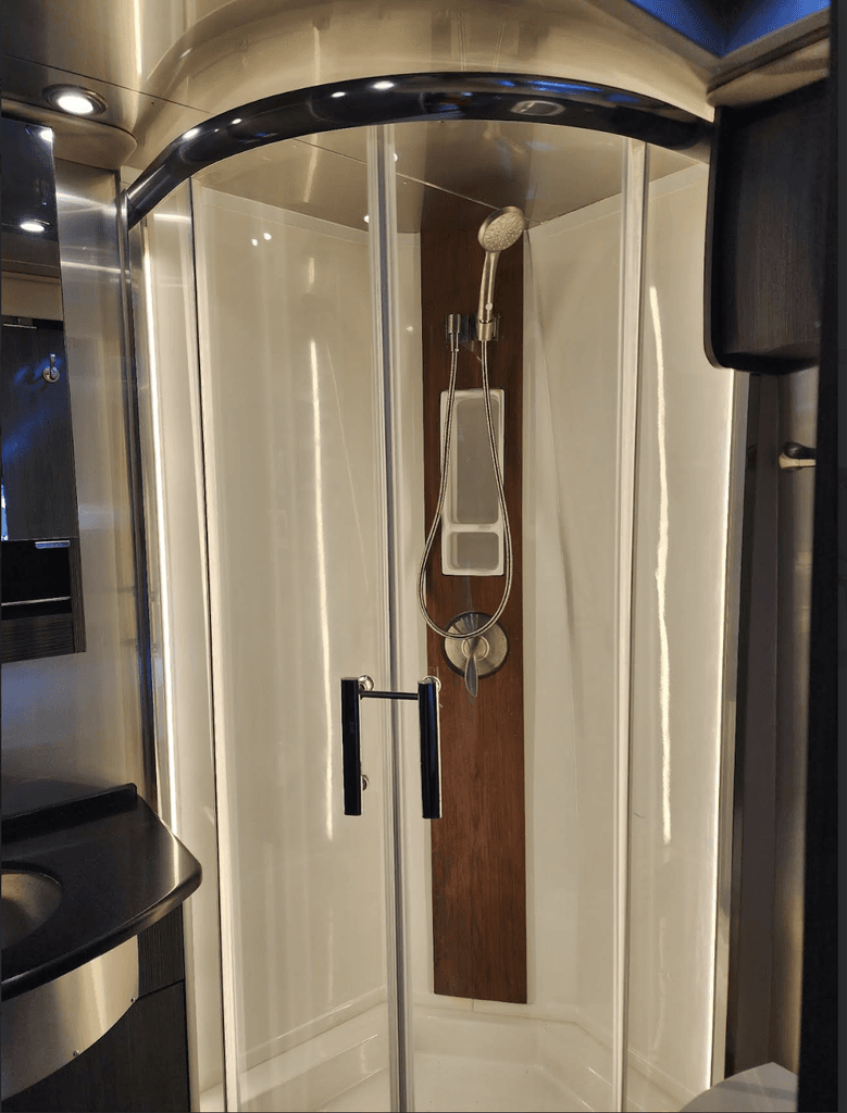 2020 Airstream Atlas Murphy Suite - National Vehicle