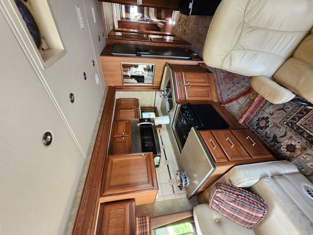 2006 Country Coach Inspire 360 Davinci - National Vehicle
