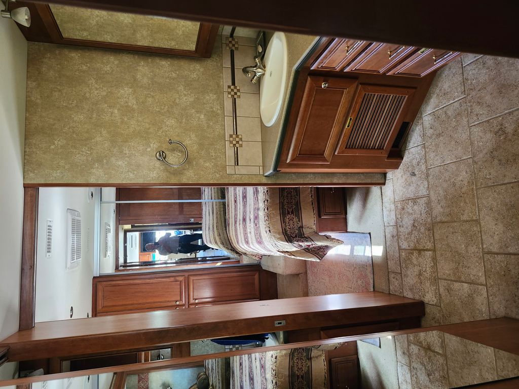 2006 Country Coach Inspire 360 Davinci - National Vehicle