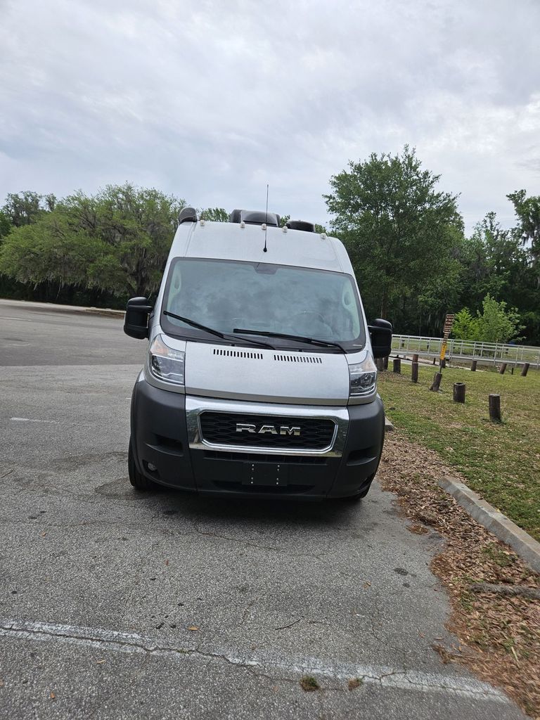 2022 Thor Motor Coach Rize 18M - National Vehicle