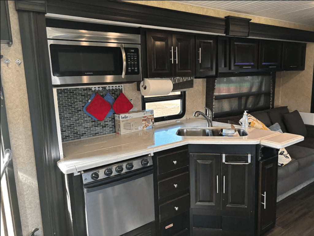 2014 Forest River Georgetown XL 377TS - National Vehicle