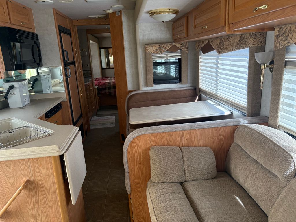 2005 National RV Sea Breeze 1341 - National Vehicle