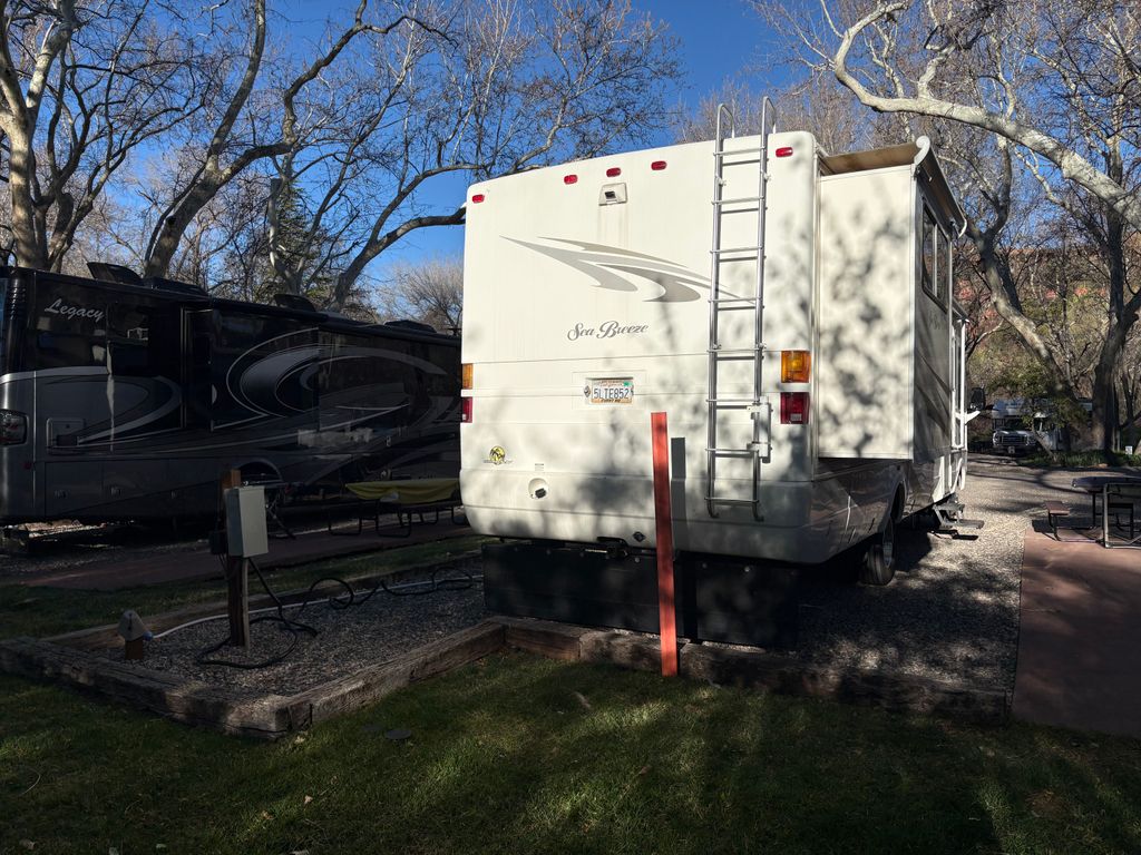 2005 National RV Sea Breeze 1341 - National Vehicle