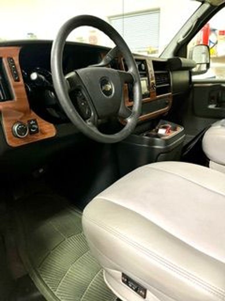 2010 Roadtrek Popular 190 - National Vehicle