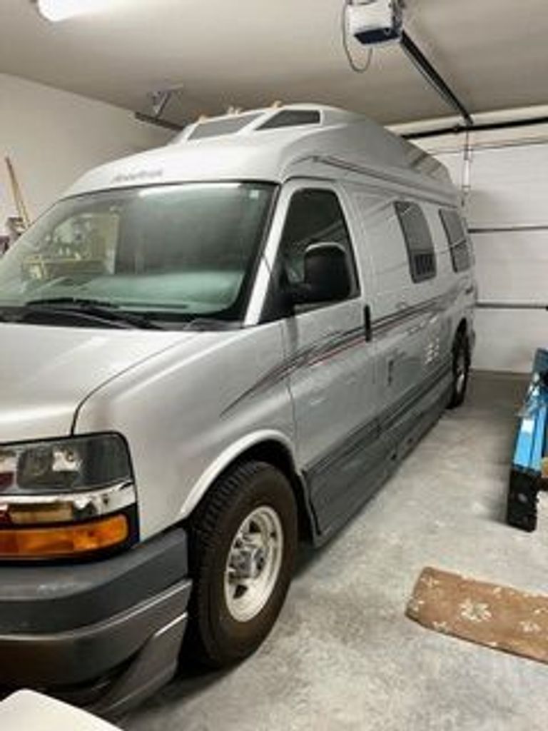 2010 Roadtrek Popular 190 - National Vehicle