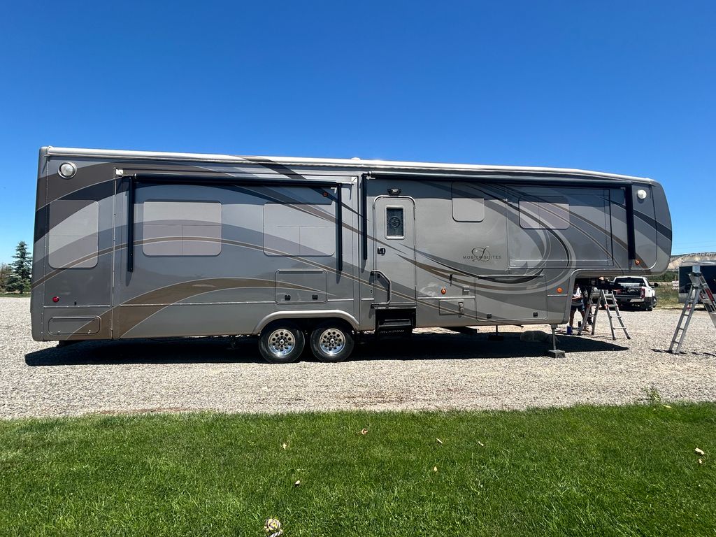 2015 DRV Mobile Suites 38RSSA - National Vehicle