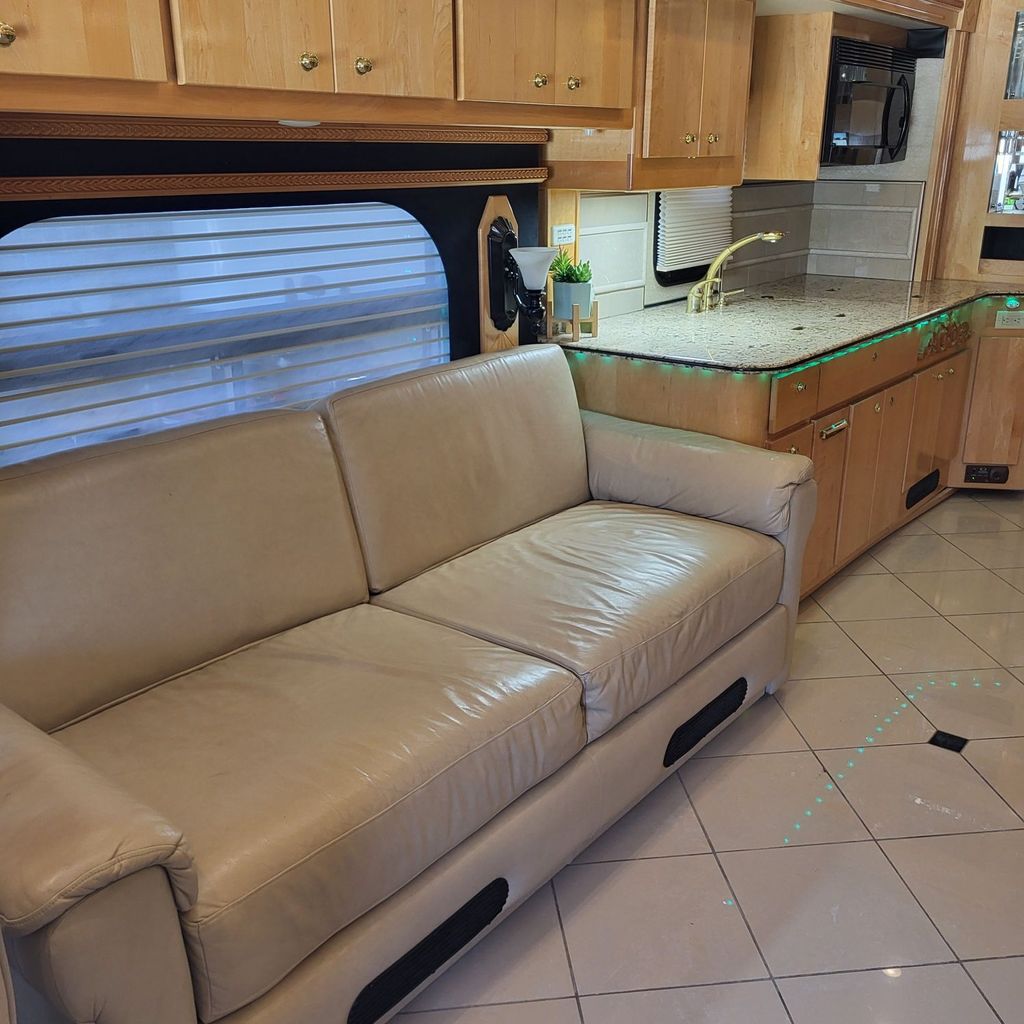 2007 American Coach American Heritage 45E - National Vehicle