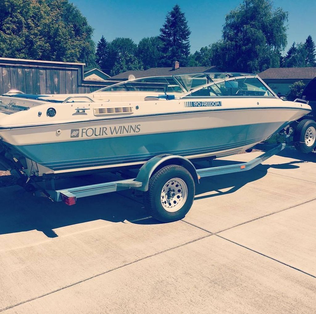 1989 Four Winns 190 Freedom - National Vehicle