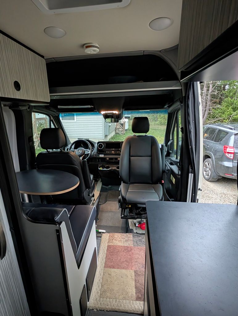 2023 Winnebago Revel 44E 4x4 - National Vehicle