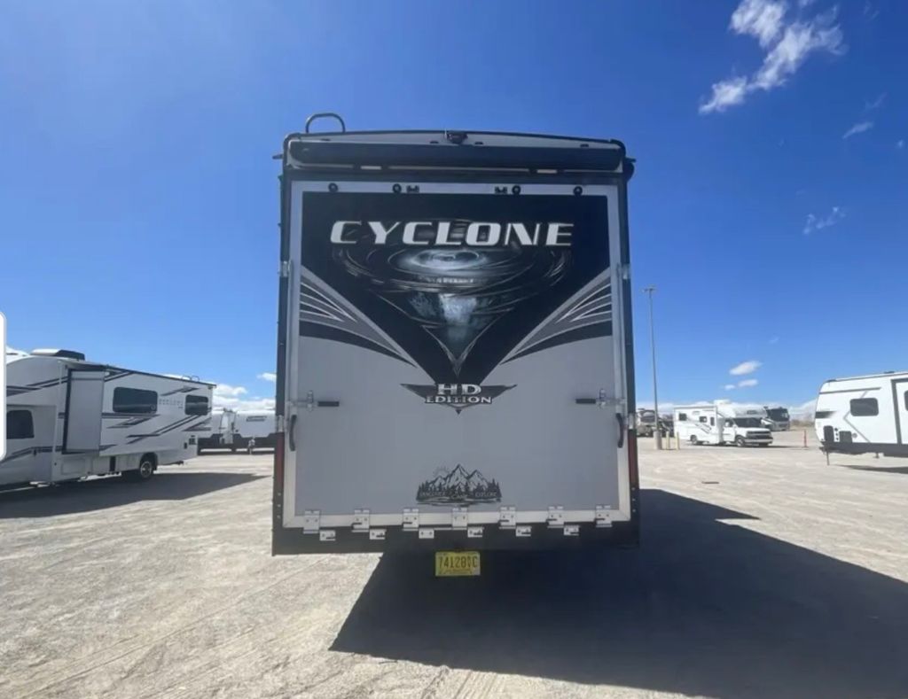 2018 Heartland Cyclone 3600 - National Vehicle