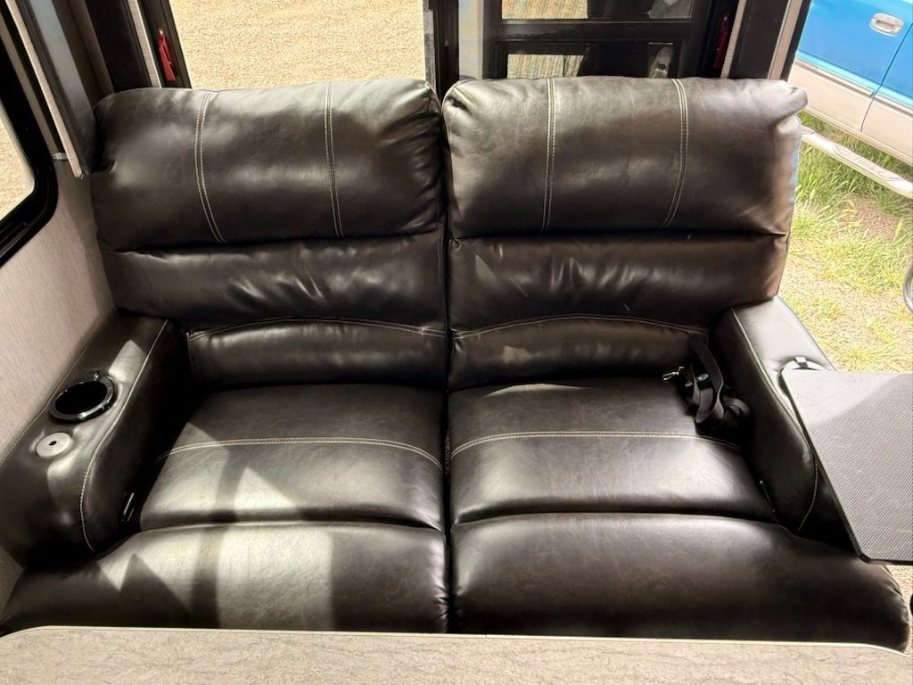 2018 Heartland Cyclone 3600 - National Vehicle