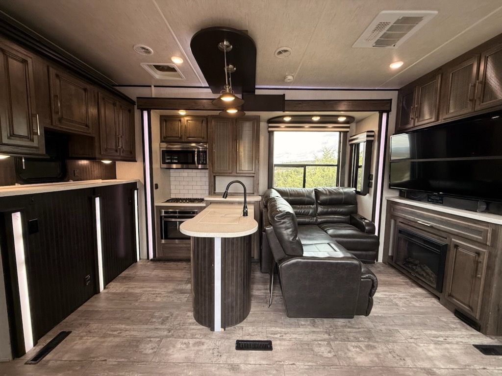 2018 Heartland Cyclone 3600 - National Vehicle