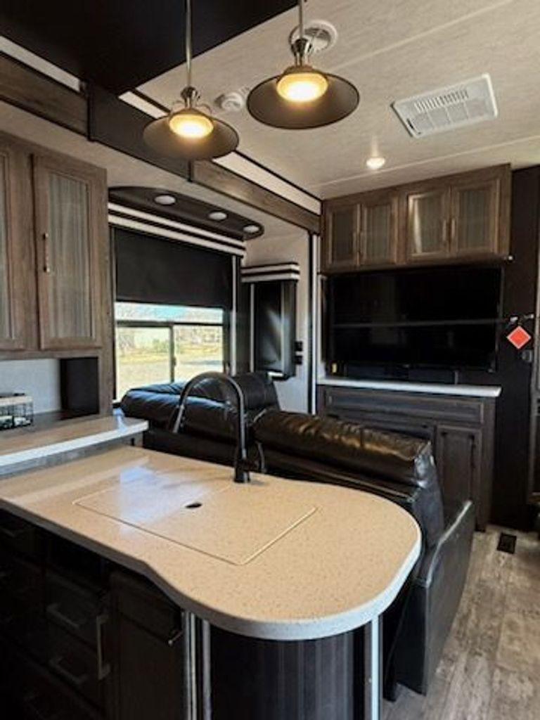2018 Heartland Cyclone 3600 - National Vehicle