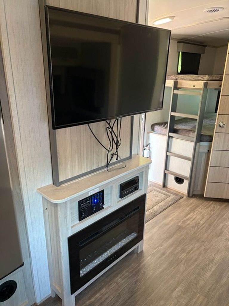 2022 Cruiser RV Twilight Signature 2800 - National Vehicle