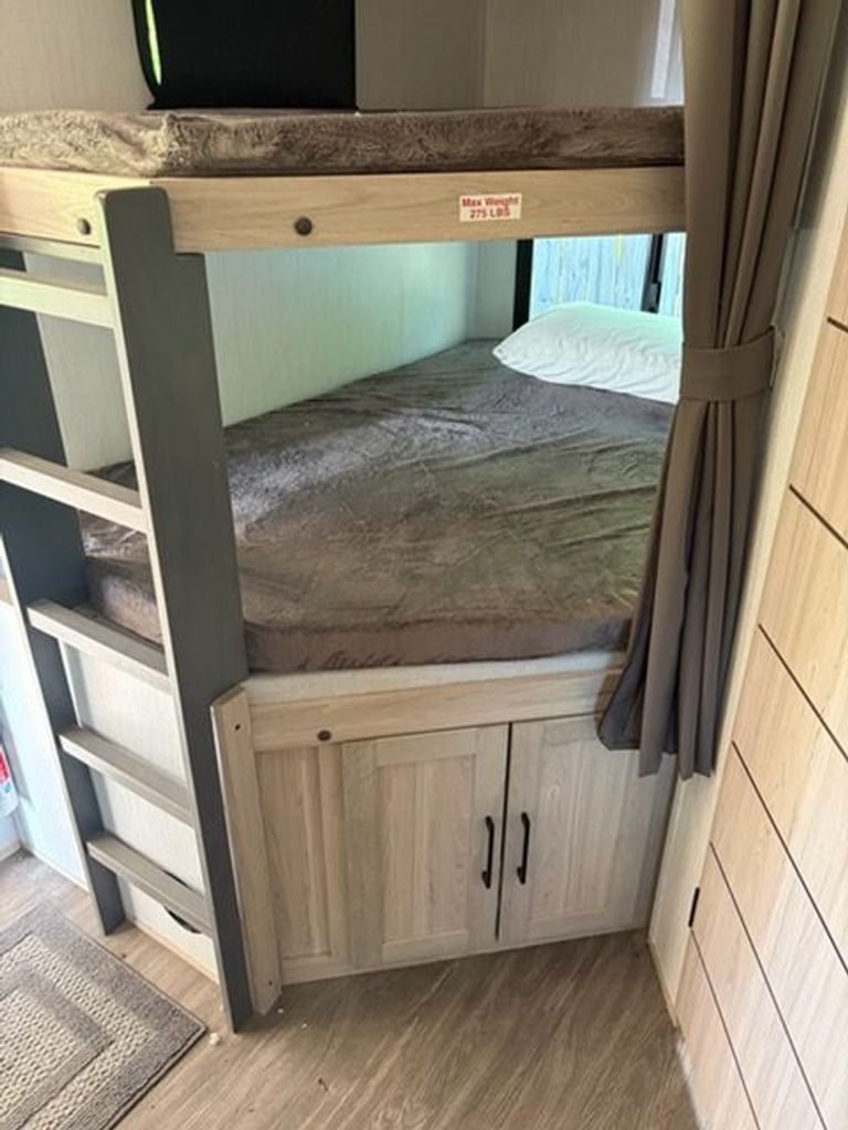 2022 Cruiser RV Twilight Signature 2800 - National Vehicle