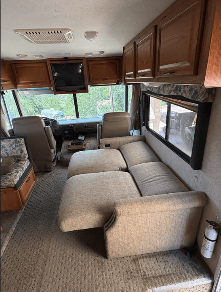 2003 Fleetwood Flair 31A - National Vehicle