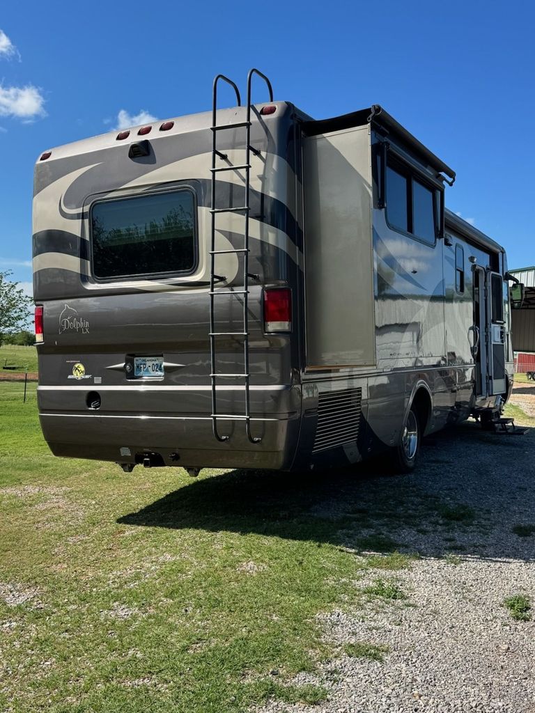 2005 National RV Dolphin 6320LX - National Vehicle