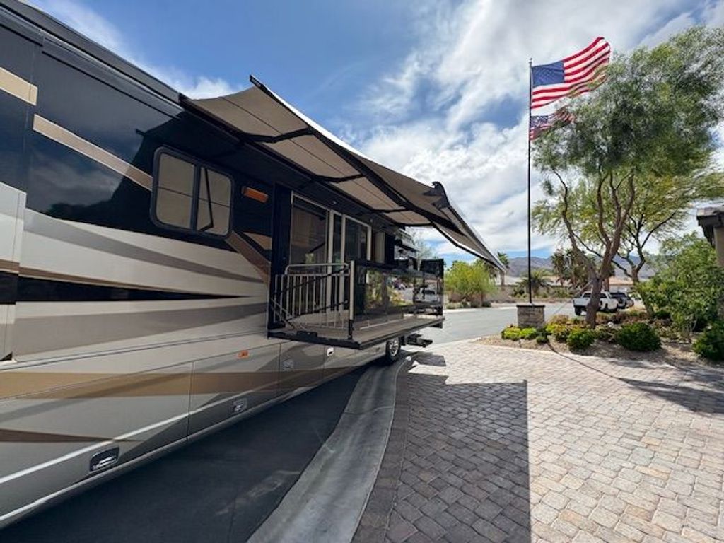2009 Country Coach Veranda 600 Pikes Peak - National Vehicle