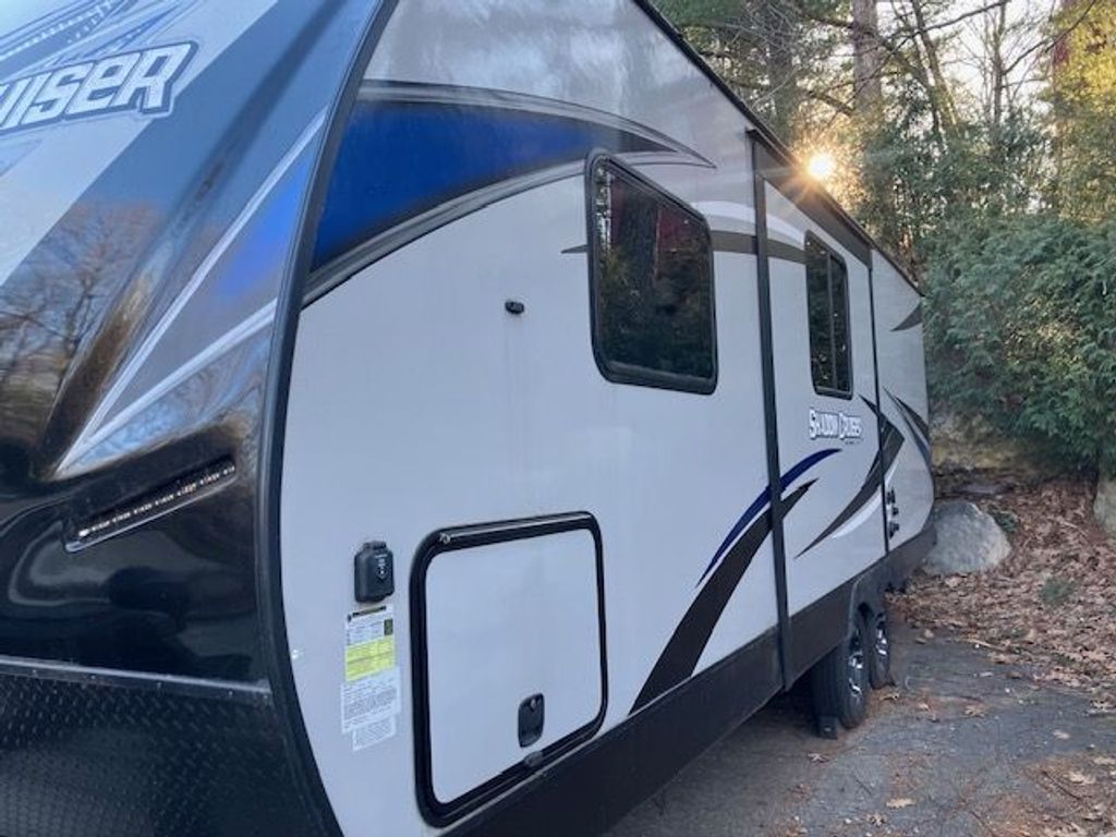 2020 Cruiser RV Shadow Cruiser 240BHS - National Vehicle