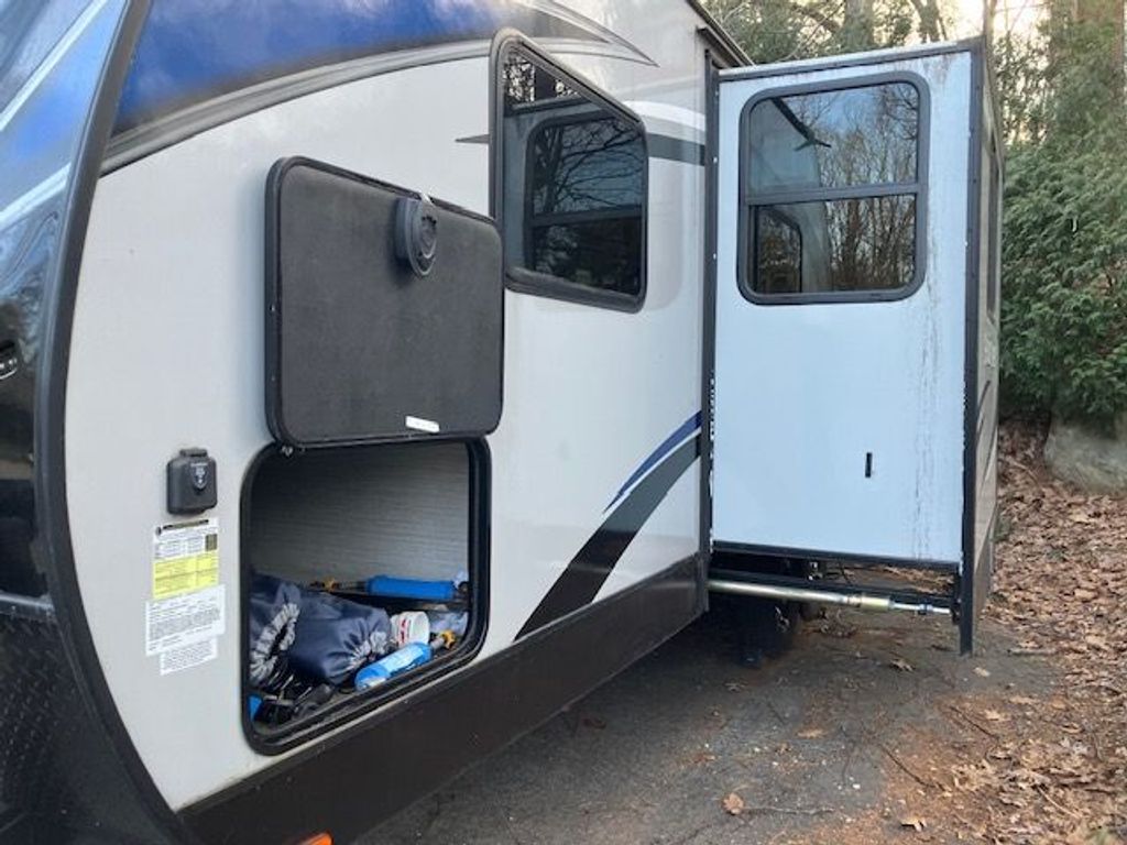 2020 Cruiser RV Shadow Cruiser 240BHS - National Vehicle
