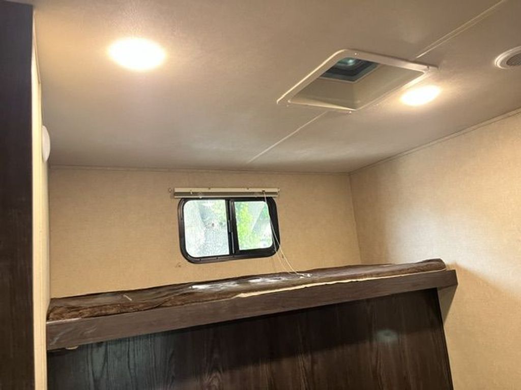 2018 Dutchmen Kodiak Ultimate 330BHSL - National Vehicle