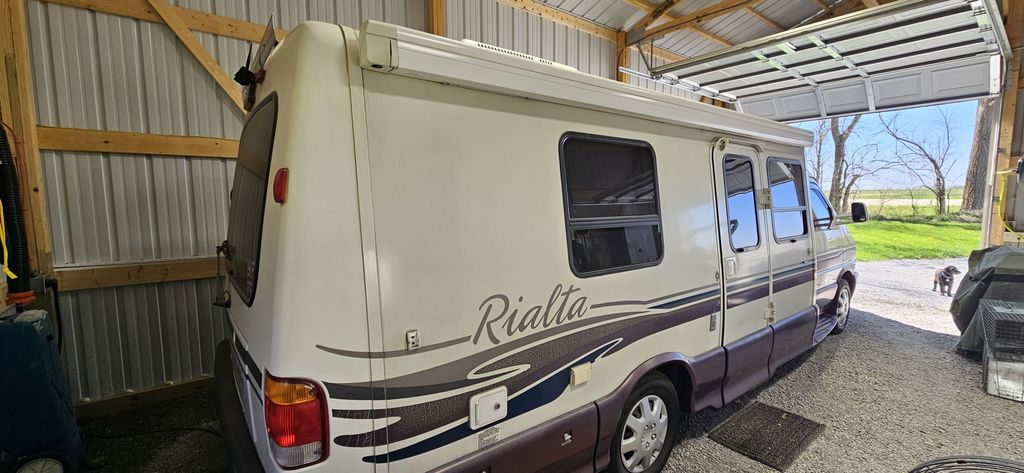 1999 Winnebago Rialta 22FD - National Vehicle