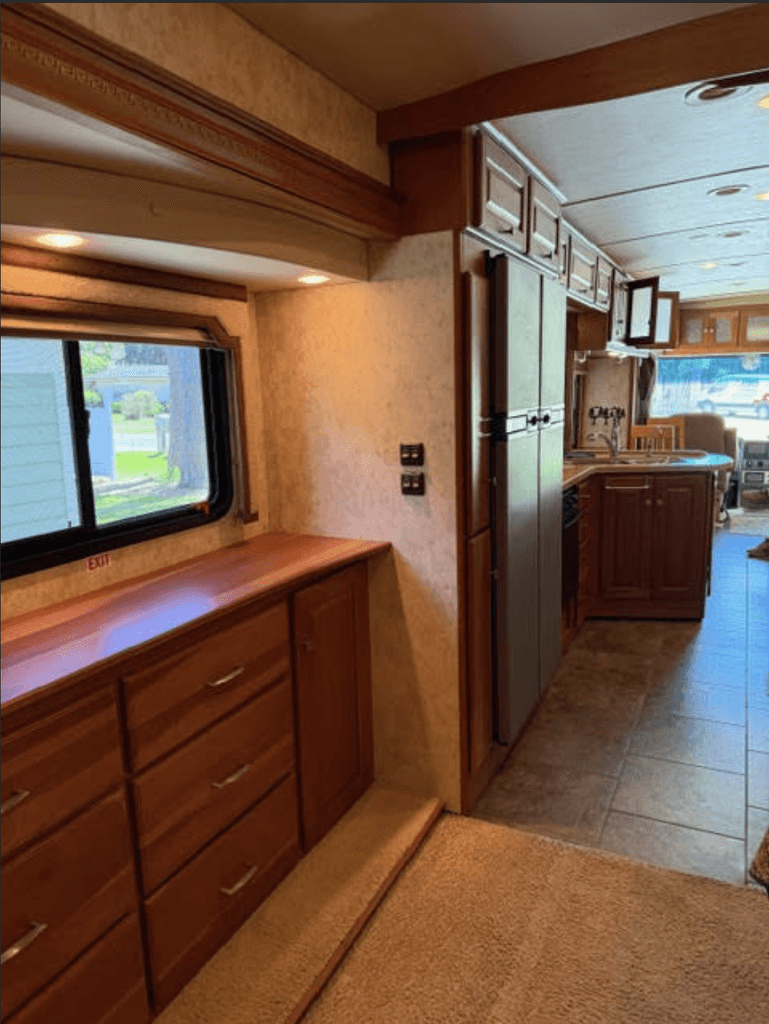 2009 Winnebago Journey 34Y - National Vehicle