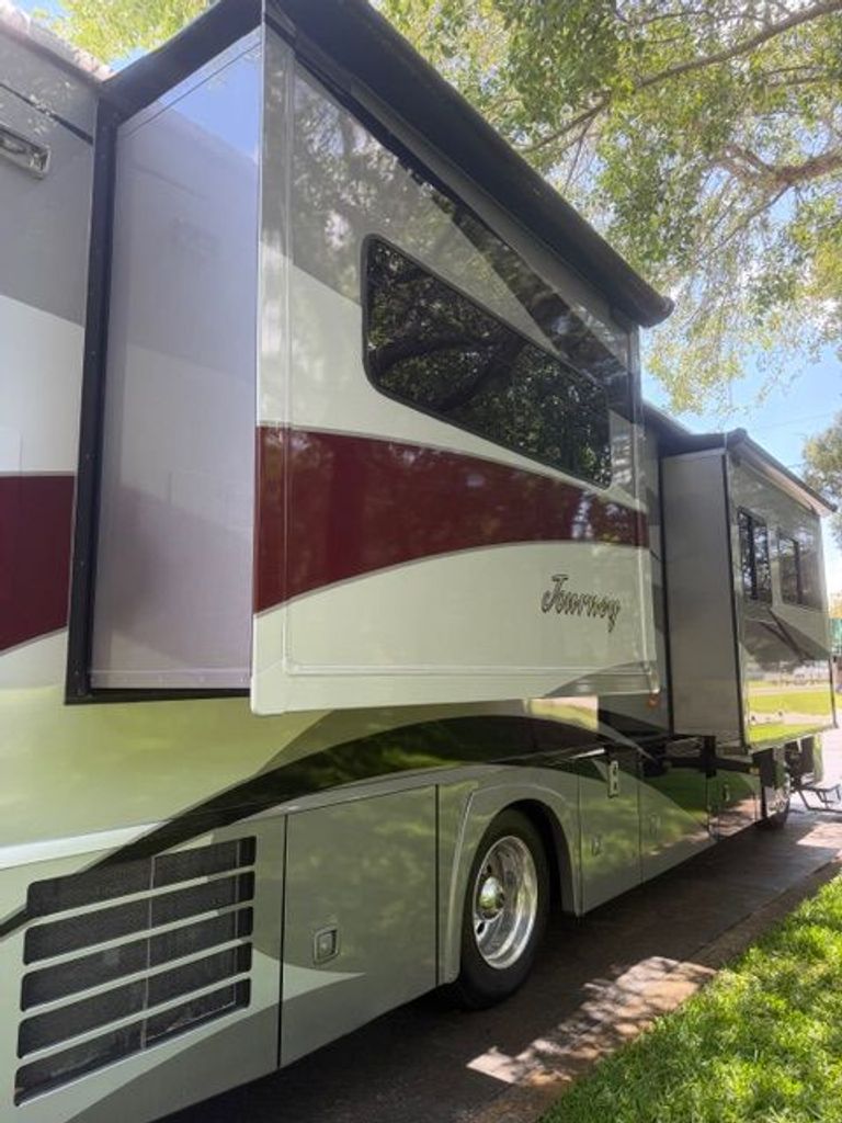 2009 Winnebago Journey 34Y - National Vehicle