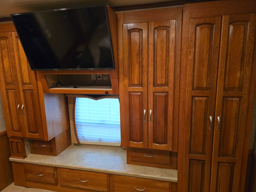 2009 Newmar Dutch Aire 4317 - National Vehicle