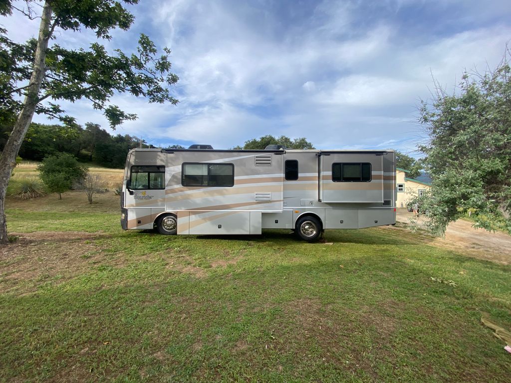 はに 2006 Fleetwood Bounder 34H - National Vehicle