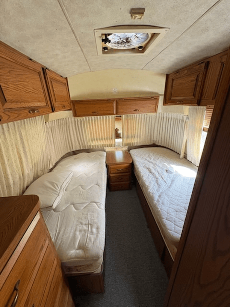 1990 Airstream Excella 34 - National Vehicle