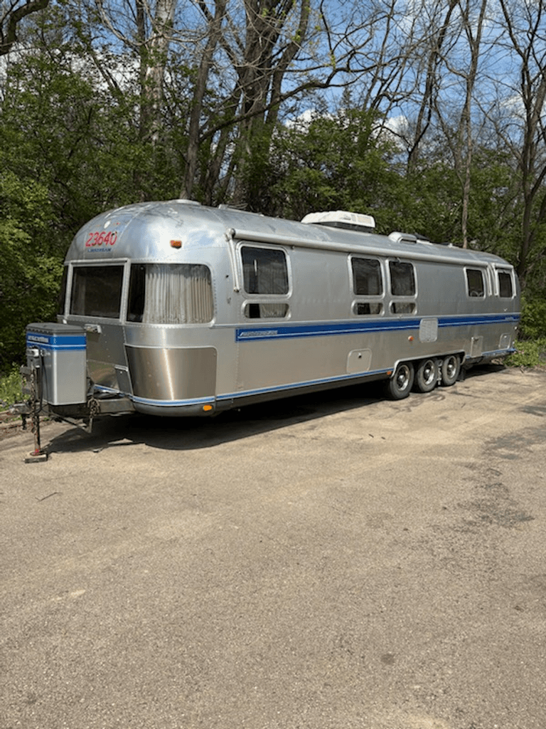 ゴウ 1990 Airstream Excella 34 - National Vehicle