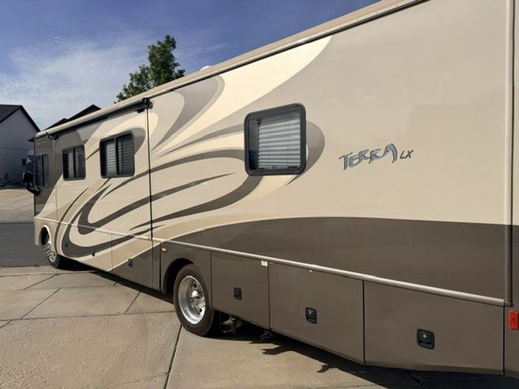 2008 Fleetwood Terra LX 34N - National Vehicle
