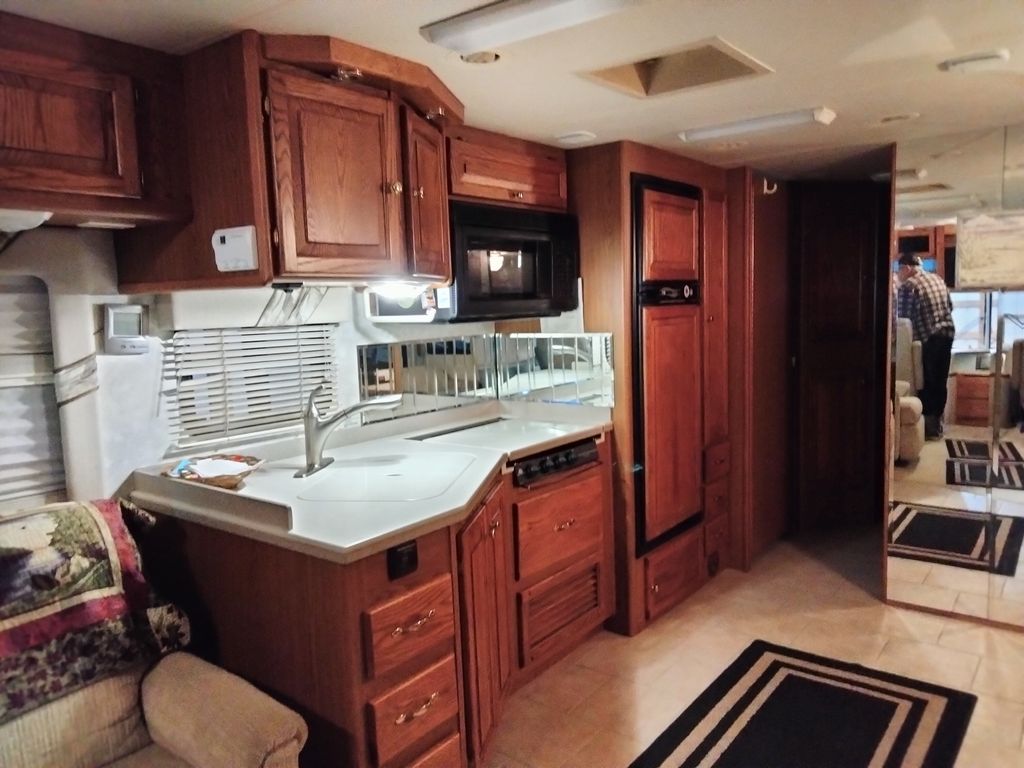 2004 Tiffin Motorhomes Phaeton 35RH - National Vehicle