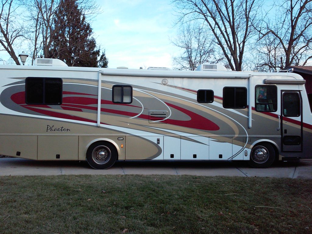 2004 Tiffin Motorhomes Phaeton 35RH - National Vehicle