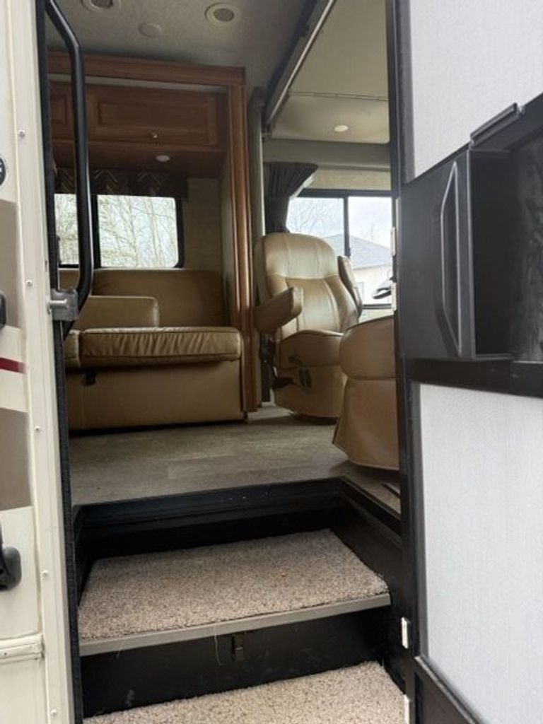 2016 Winnebago Vista 31KE - National Vehicle