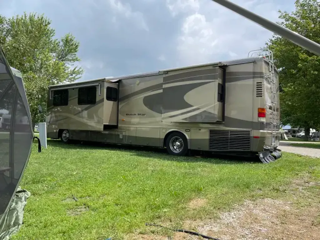 2004 Newmar Dutch Star 4015 - National Vehicle