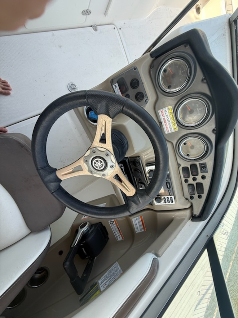 2013 Yamaha 242 Limited S E-Series - National Vehicle