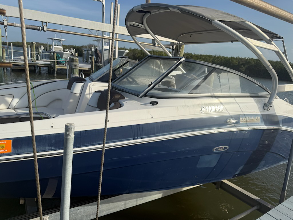 2013 Yamaha 242 Limited SE - National Vehicle