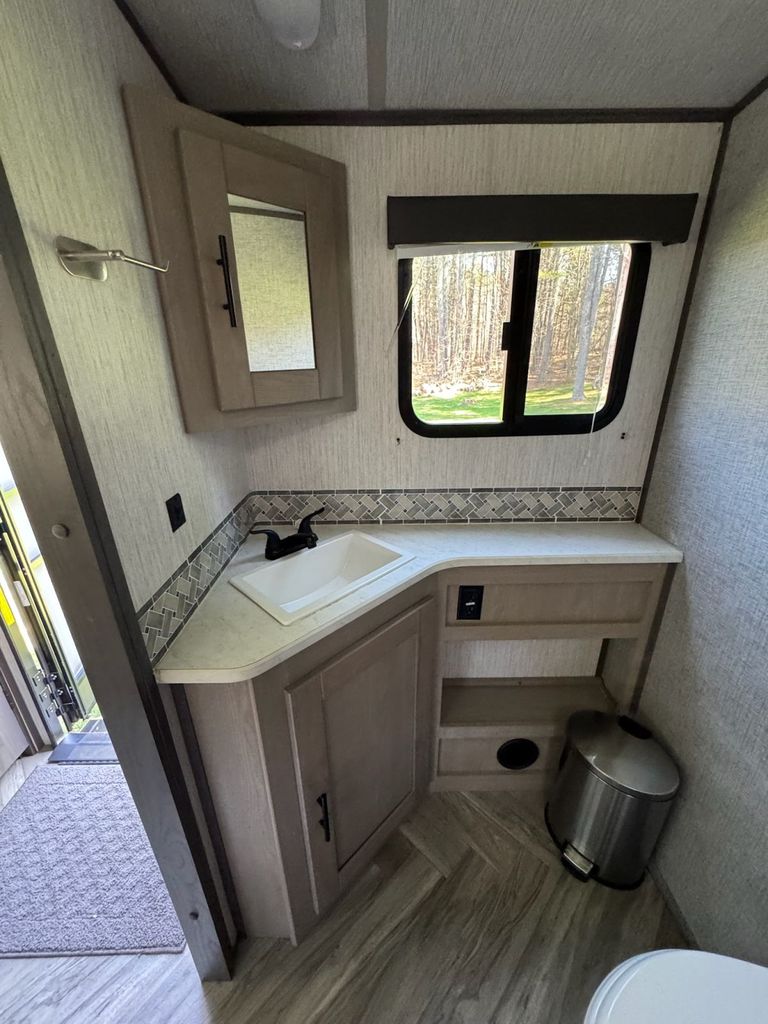 2020 Cruiser RV Shadow Cruiser 260RBS - National Vehicle