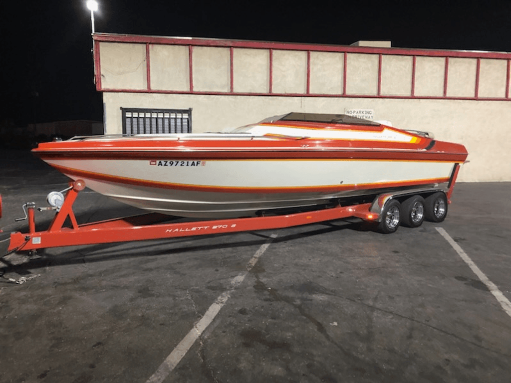 1989 Hallett 27s - National Vehicle