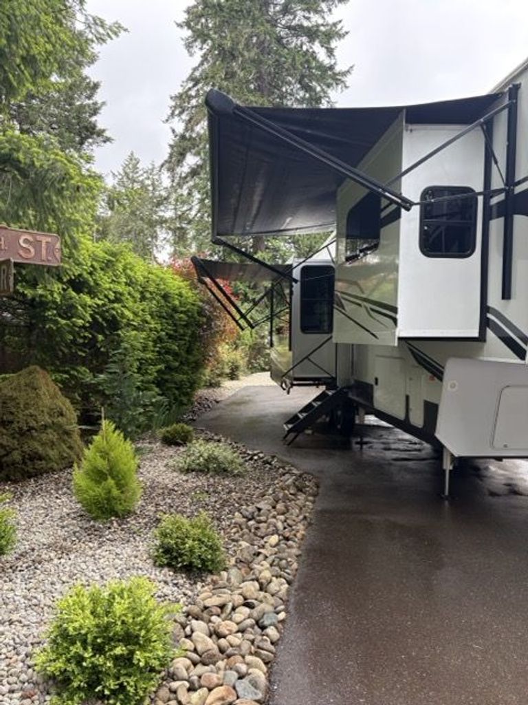 2025 Palomino by Forest River Columbus 380RL - National Vehicle